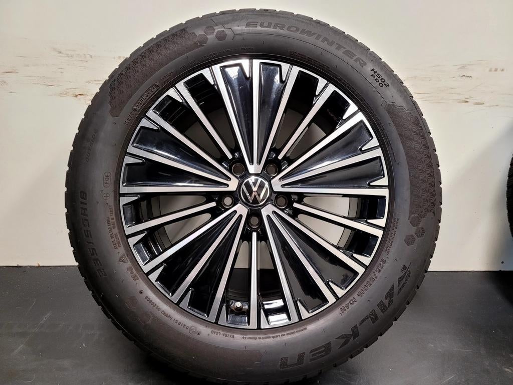 ZGAN 18 inch VW Tiguan velgen 235 55 18 winter 7/8mm skoda, Ophalen, 18 inch, Gebruikt, Banden en Velgen