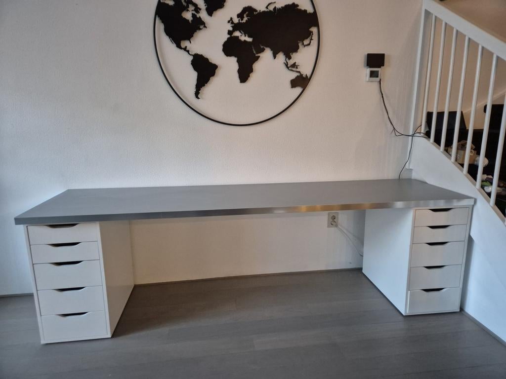 Bureaublad Ikea, Ophalen
