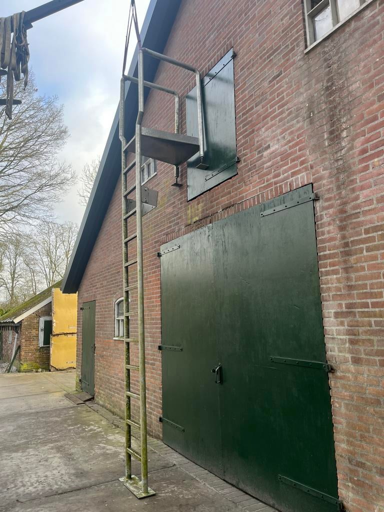 Kooitrap 3.82 m hoog bordes aluminium 51 cm breed muurtrap, Doe-het-zelf en Verbouw, Ladders en Trappen, Ophalen, Gebruikt, Trap