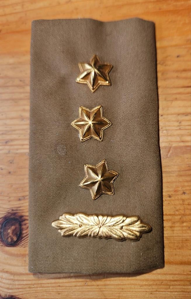 Schuifpassant Kolonel regenjas, Ophalen of Verzenden, Landmacht, Nederland, Embleem of Badge