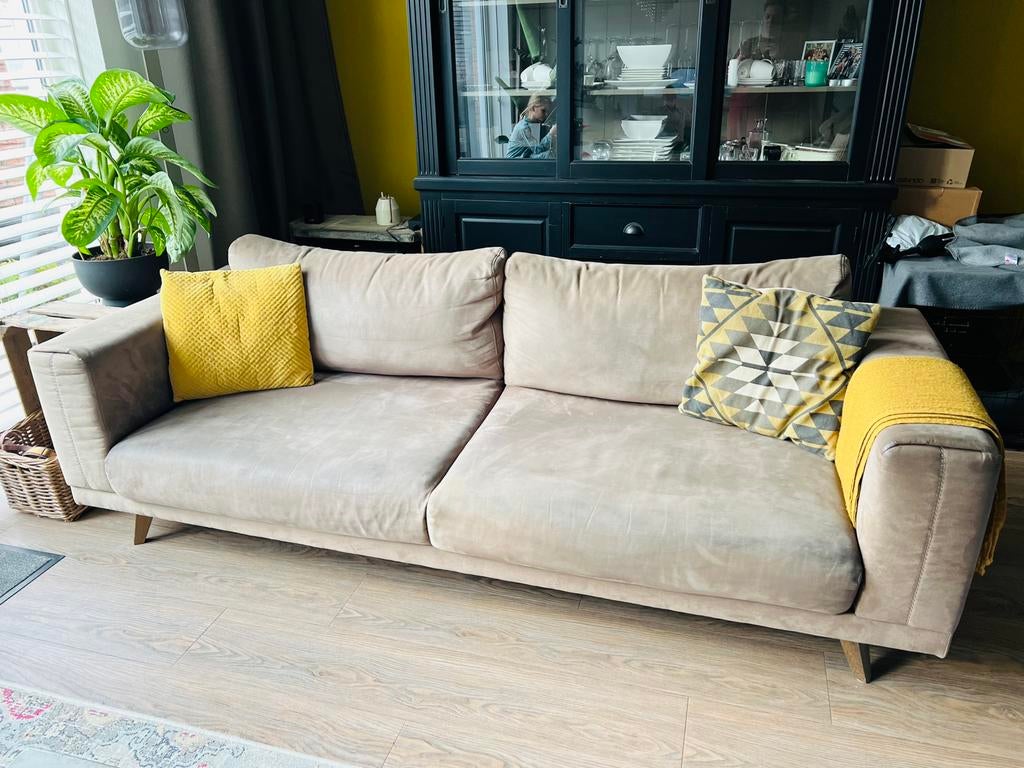 Mooie beige/taupe 3,5-zits bank + hocker van Henders & Hazel, Huis en Inrichting, Ophalen, Zo goed als nieuw, 75 tot 100 cm, 200 tot 250 cm