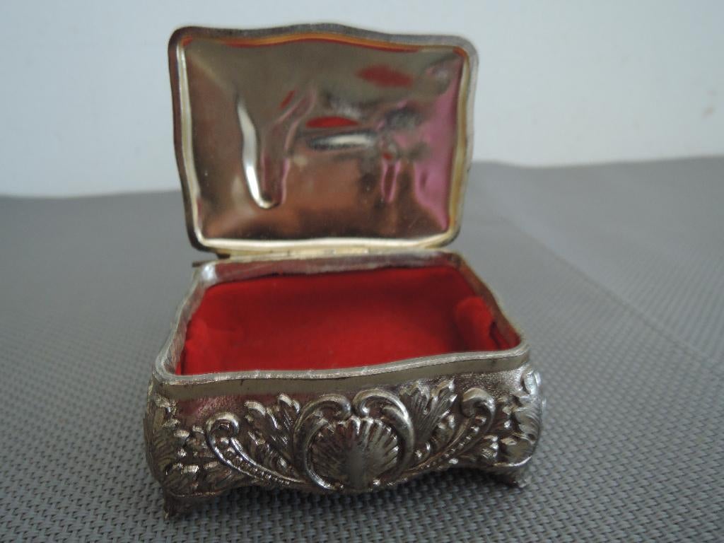 Vintage bijouterie / ringen blikje, Ophalen of Verzenden