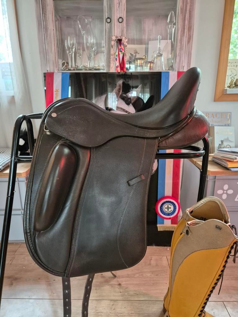 Dressuurzadel Custom Wolfgang solo 17" / M, Ophalen, Zo goed als nieuw, Dressuur