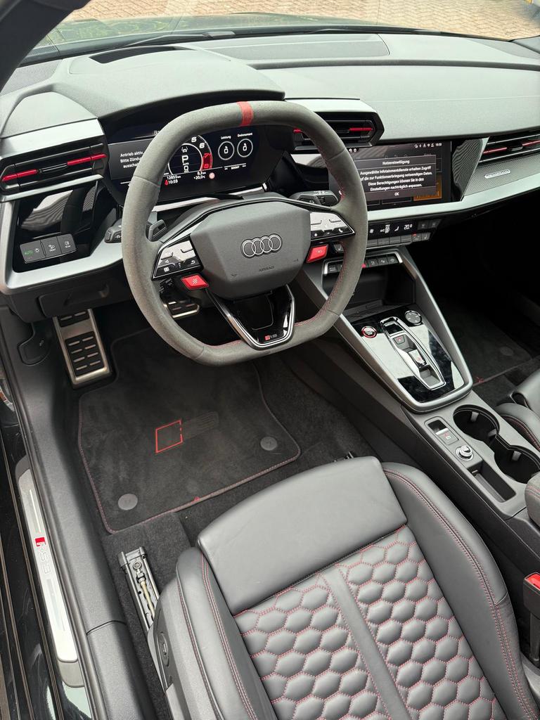Foto 22 van RS6, RSQ3(2x), RS3, GLC63s, A45s, Golf 8R - App: 0618646980