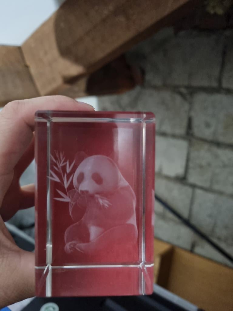 Kristallen glazen met licht, Ophalen