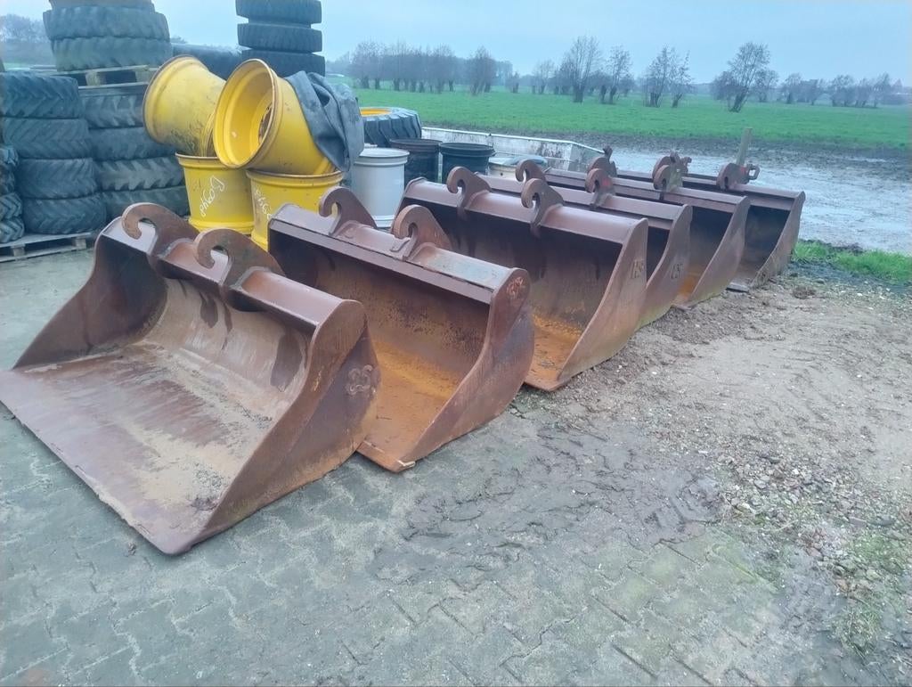 cw30 breede bakken, Zakelijke goederen, Machines en Bouw | Onderdelen, Ophalen