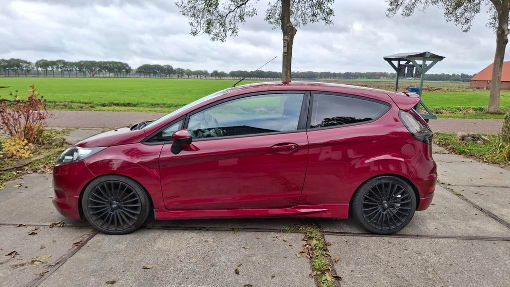 Ford Fiësta 1.25 44KW 3DR 2009 Rood, Voorwielaandrijving, 4 cilinders, Handgeschakeld, 19 km/l