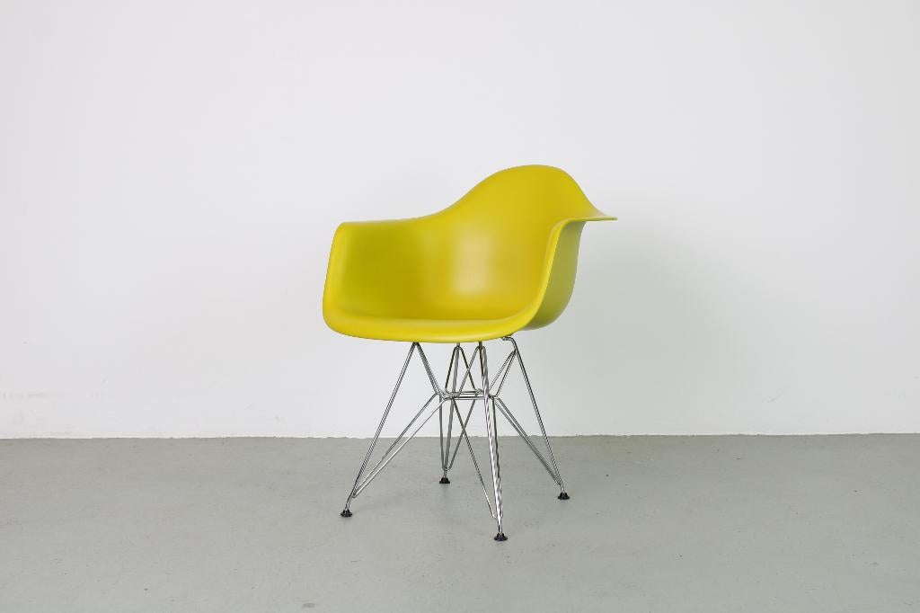 Vitra DAR stoelen, Mosterd geel, Huis en Inrichting, Stoelen, Gebruikt, Vijf, Zes of meer stoelen, Kunststof, Overige kleuren