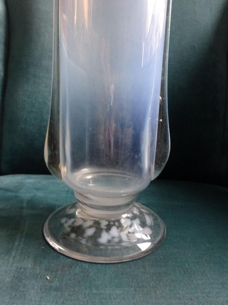 Unica: forse vaas van dik melkglas en helder glas, Antiek en Kunst, Ophalen