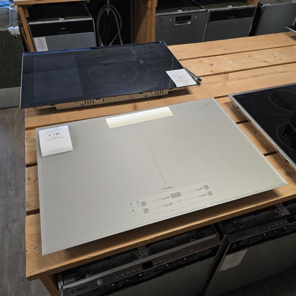 AEG Inbouw Inductie Kookplaat HK854400FS //Wit Model//, Witgoed en Apparatuur, Kookplaten, Ophalen, Refurbished, 4 kookzones, Inbouw