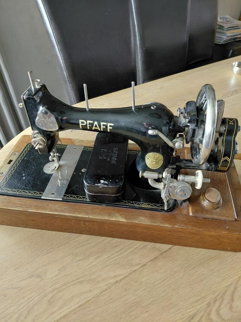 Pfaff naaimachine, Ophalen