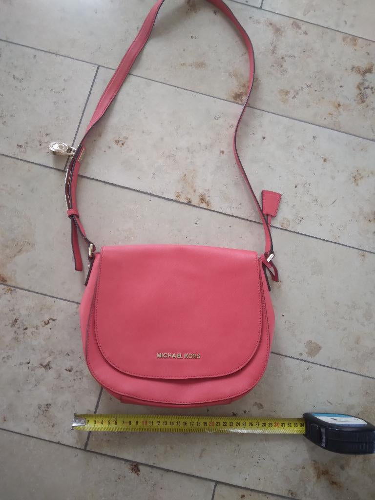 Michael Kors, Tas. kleur Rood, schoudertasje, Ophalen of Verzenden, Zo goed als nieuw, Rood, Schoudertasje