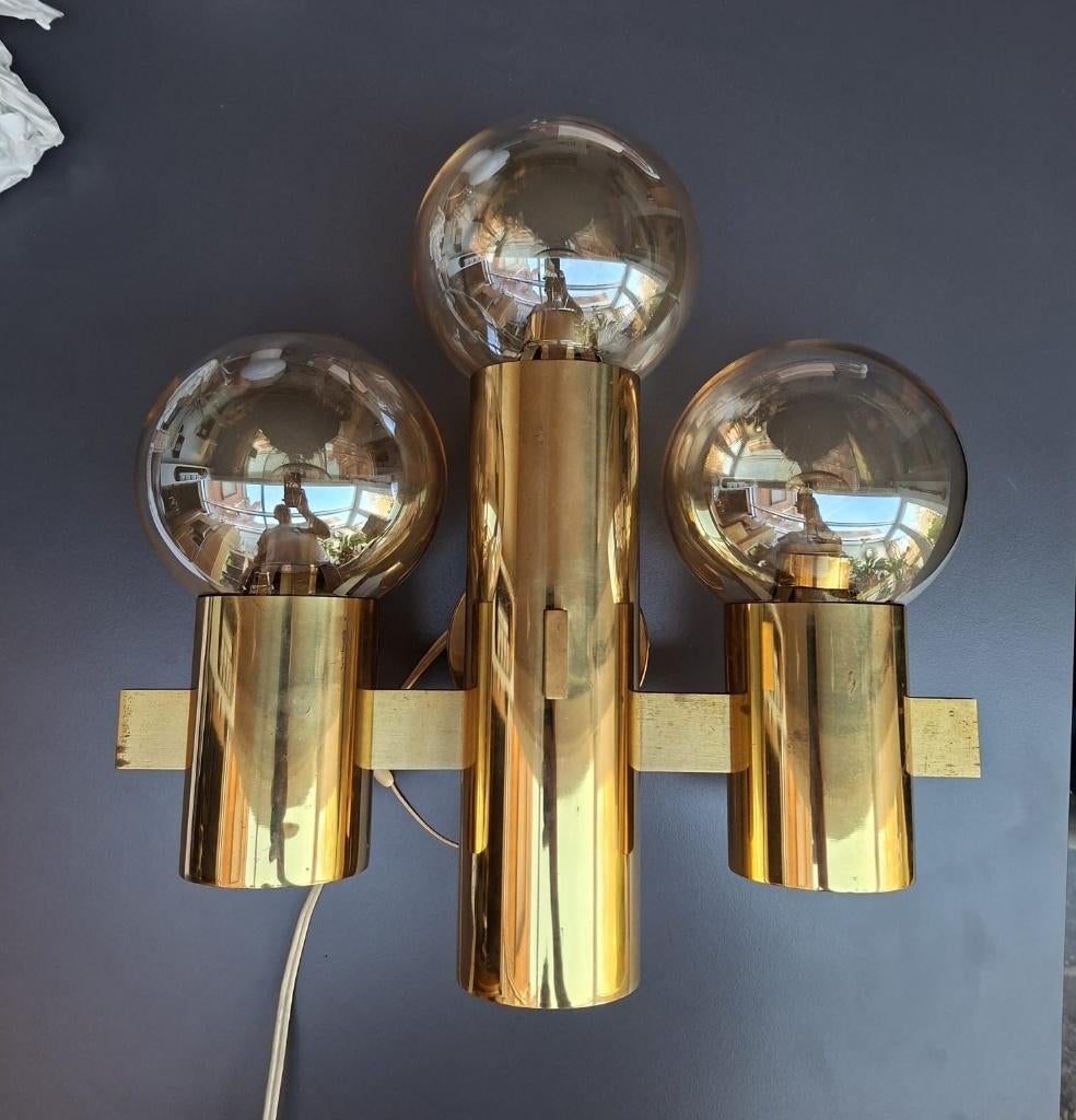 Wandlamp HANS AGNE JAKOBSSON, messing rookglas, Antiek en Kunst, Antiek | Lampen, Ophalen of Verzenden