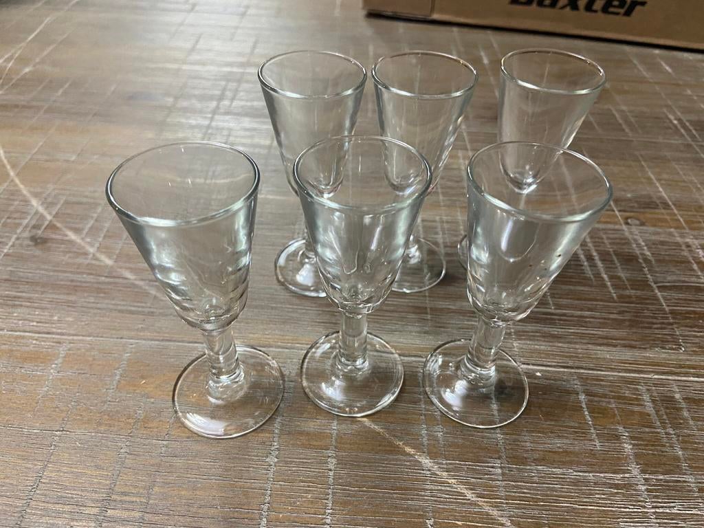 6 Borrelglaasjes op voet olifanten voet jenever glazen, Verzamelen, Ophalen of Verzenden, Zo goed als nieuw, Overige typen