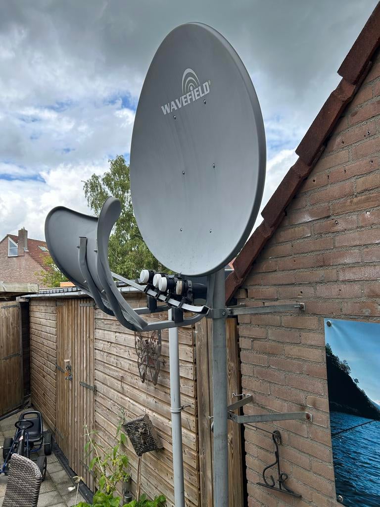 Wavefield T90 schotelantenne met 4 LNB's, Audio, Tv en Foto, Schotelantennes, Ophalen, Gebruikt, (Schotel)antenne, Overige merken