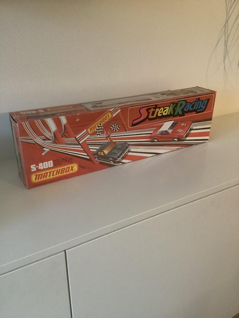 Matchbox doos s400, netjes en compleet, Hobby en Vrije tijd, Ophalen of Verzenden, Zo goed als nieuw, Bus of Vrachtwagen