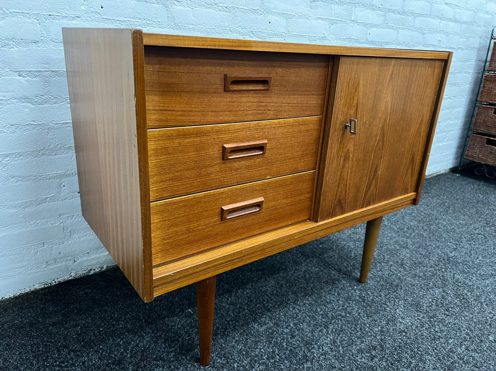 Te Koop : Vintage Retro Dressoir Bijzetkastje Jaren 70 Hout, Ophalen, Gebruikt, Met lade(s), 50 tot 100 cm