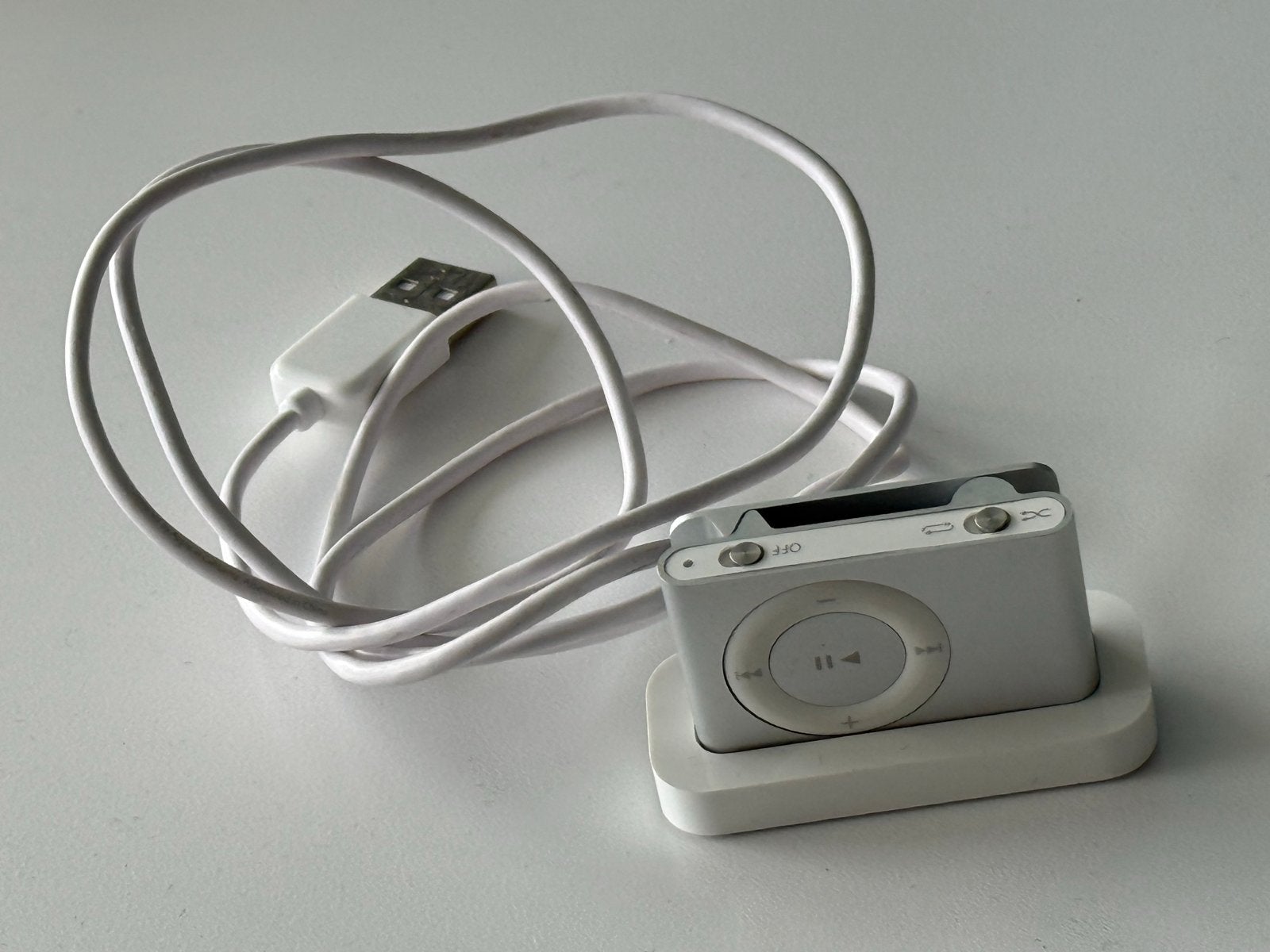 iPod Shuffle 2e generatie - Werkt niet meer, Shuffle, Niet werkend, Zilver, Minder dan 2 GB