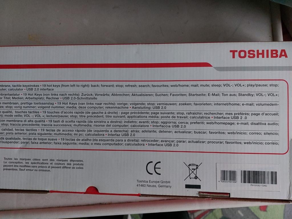 NIEUWstaat Toshiba usb 2.0 multimedia toetsenbord, Ophalen of Verzenden, Zo goed als nieuw