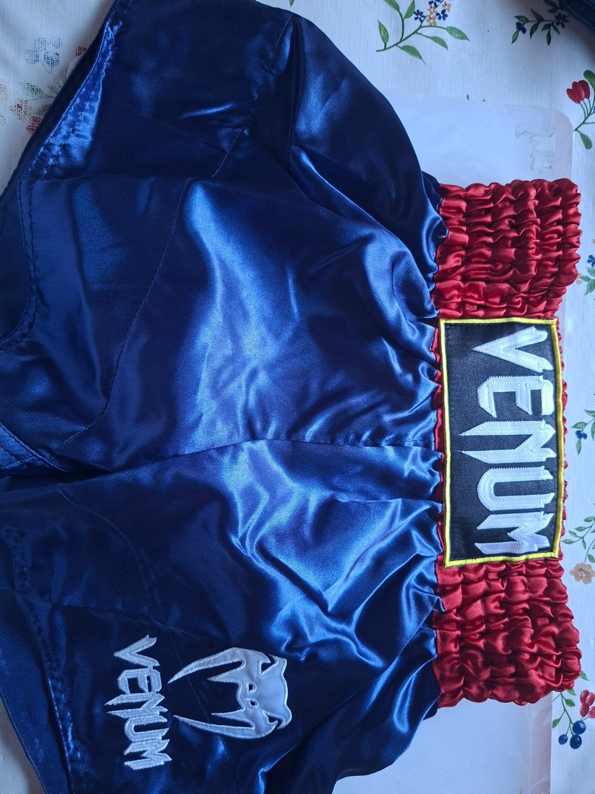 Venum Classic Muay Thai Shorts - Maat S, Overige, Nieuw, Ophalen of Verzenden, Vechtsportkleding
