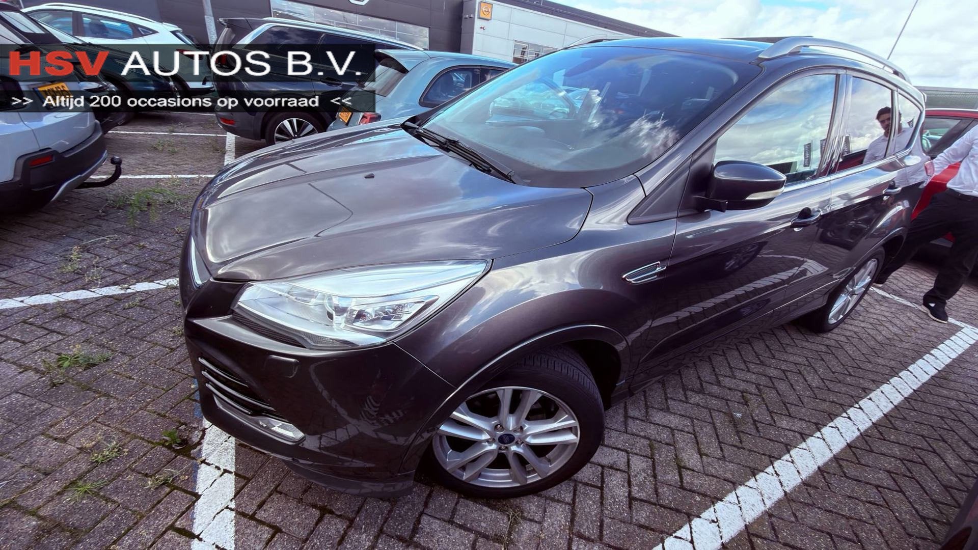 Ford Kuga 1.5 Titanium Plus navi LM trekhaak, Auto's, Euro 6, 4 cilinders, Leder en Stof, Bedrijf