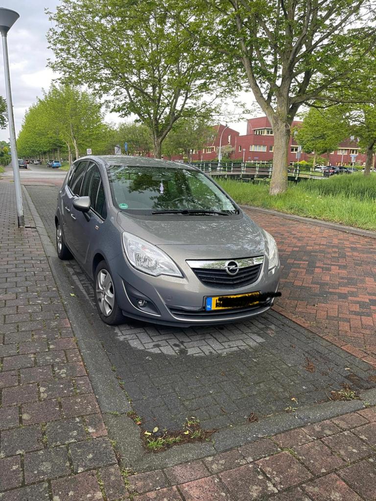Mooie Opel Meriva 1.4 voor handige klusser, Auto's, Opel, Voorwielaandrijving, 4 cilinders, Bruin, 100 pk