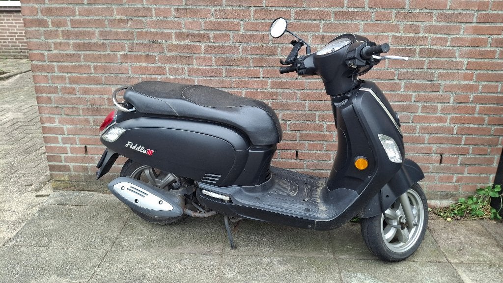 Fiddle 3 scooter zwart, Ophalen, Gebruikt, Maximaal 45 km/u, Benzine