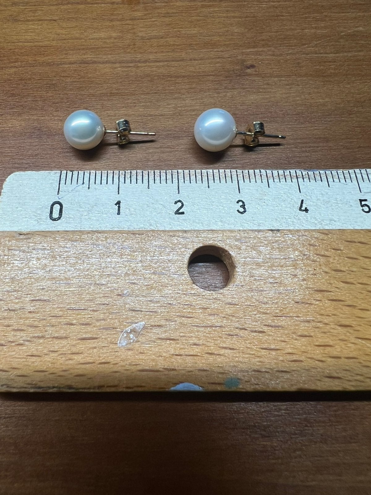 Gouden oorbellen 375, Nieuw, Ophalen of Verzenden, Met edelsteen, Knopjes of Stekers