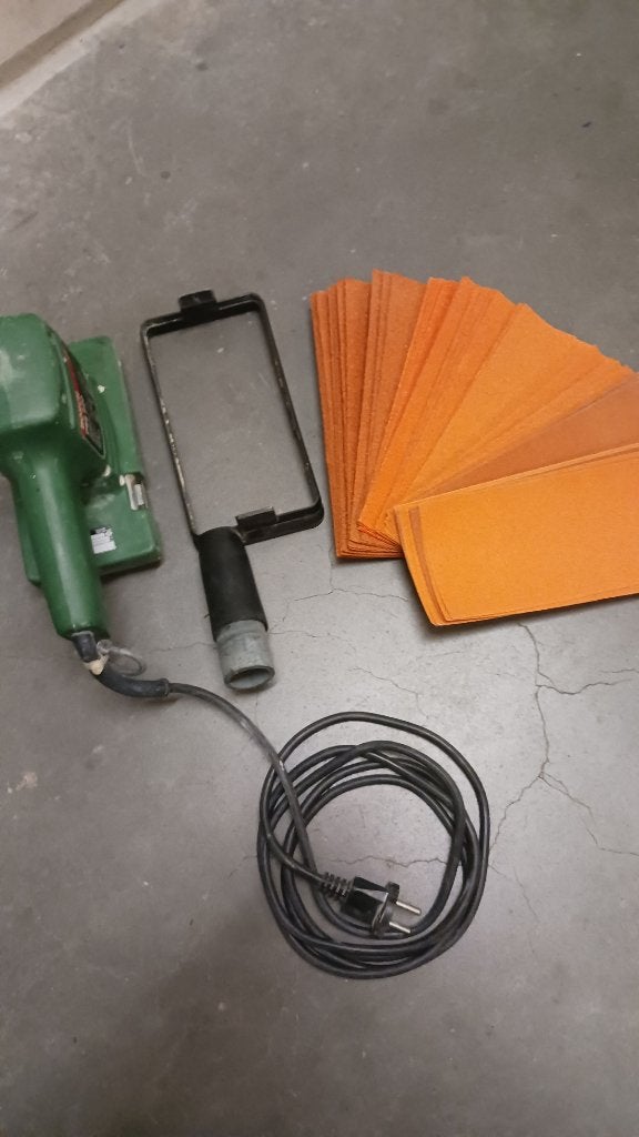 Bosch PSS 220 vlakschuurmachine + afzuigraam en schuurvellen, Ophalen of Verzenden, Gebruikt, Minder dan 600 watt, Vlakschuurmachine