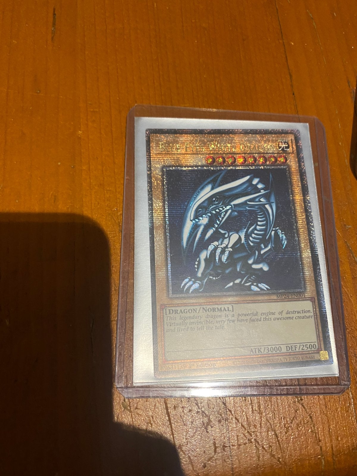 zeldzame yu gi oh kaart blue eyes white dragon 1edietion, Hobby en Vrije tijd, Verzamelkaartspellen | Yu-gi-Oh!, Ophalen of Verzenden