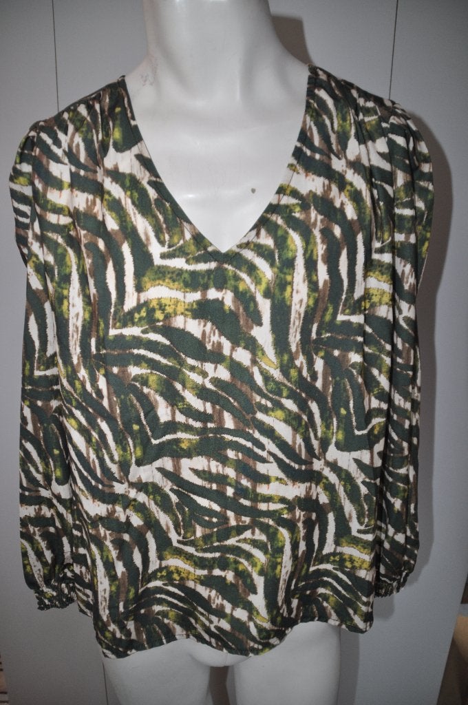 AD45 Mooi Shirt maat XL Groen kaki Beige  kleuren, Kleding | Dames, Zo goed als nieuw, Dutch Lab, Groen, Shirt of Top
