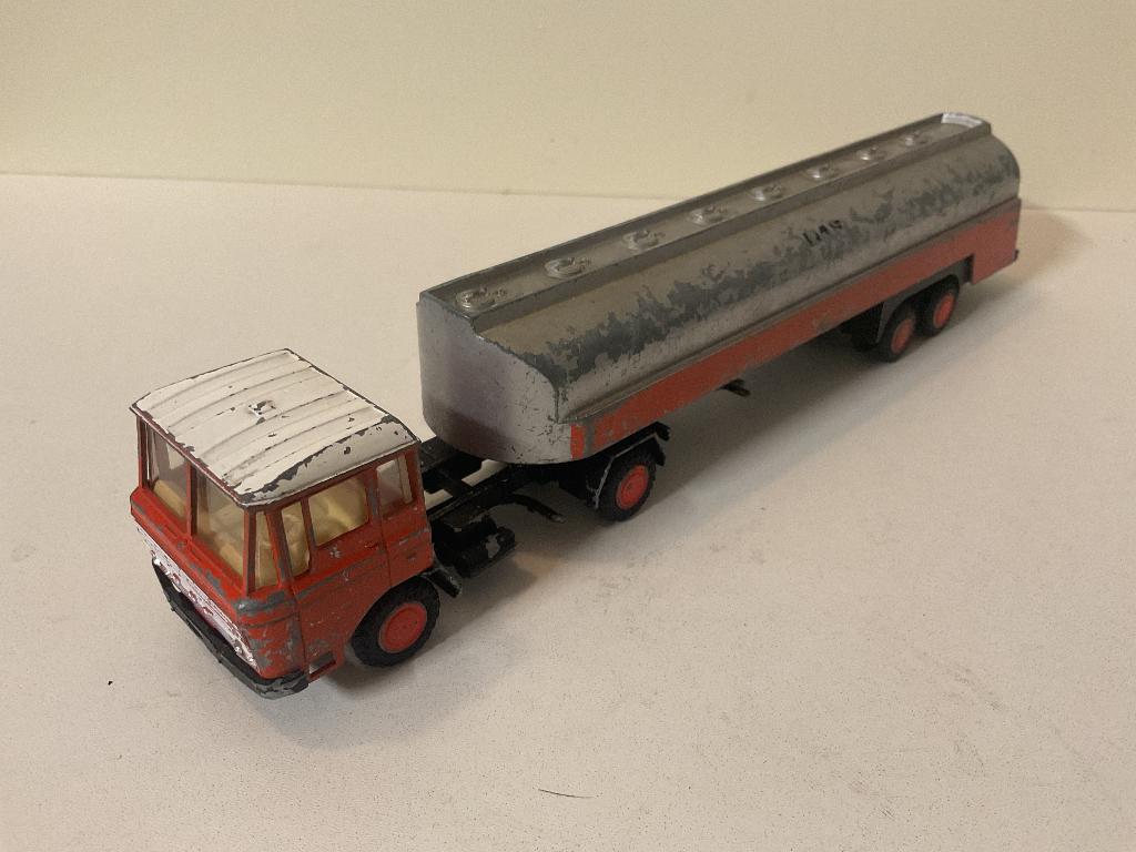 Lion Car DAF 2600 tankoplegger, Hobby en Vrije tijd, Modelauto's | 1:50, Ophalen of Verzenden, Gebruikt, Bus of Vrachtwagen, Overige merken