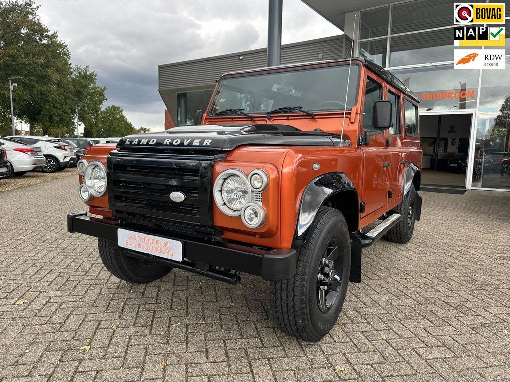 Land Rover DEFENDER 2.4 TD 110 SW XTech, Trekhaak, 7 Zits!,, Stof, Zwart, 122 pk, Vierwielaandrijving