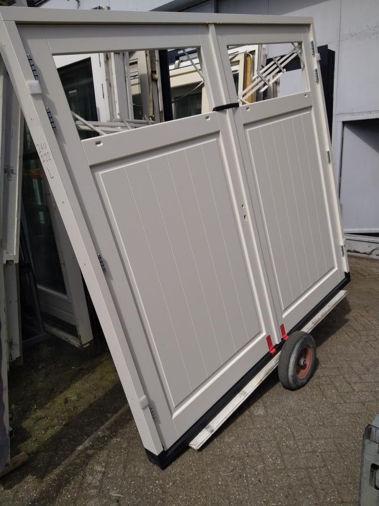 Hardhout kozijn met dubbele garage deuren, Nieuw, Ophalen of Verzenden, Buitendeur, Hout
