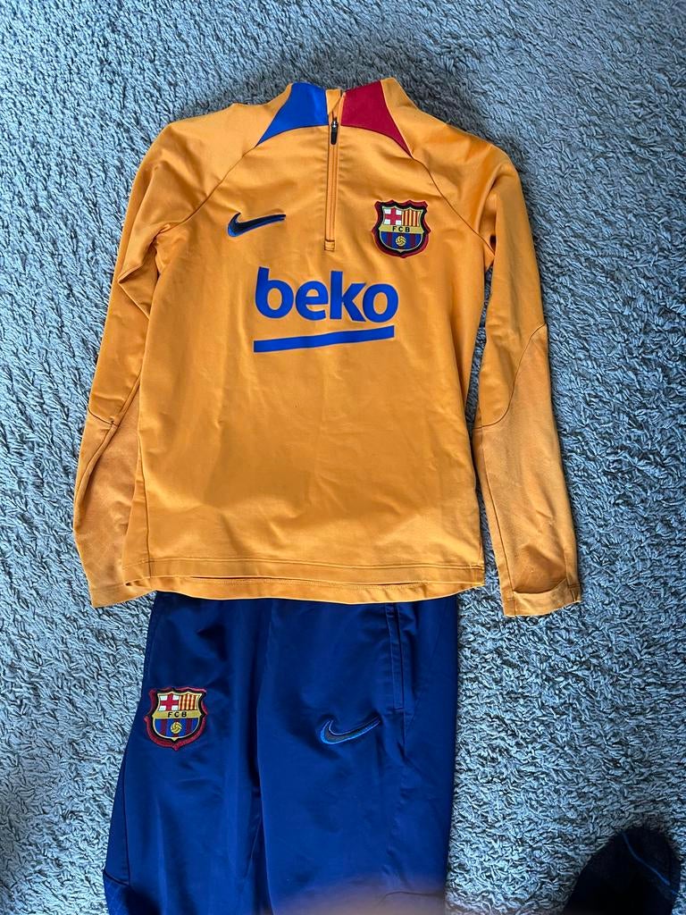 Nike - FC Barcelona Trainingspak - Maat M (137-147 cm), Maat 48/50 (M), Oranje, Ophalen of Verzenden, Zo goed als nieuw