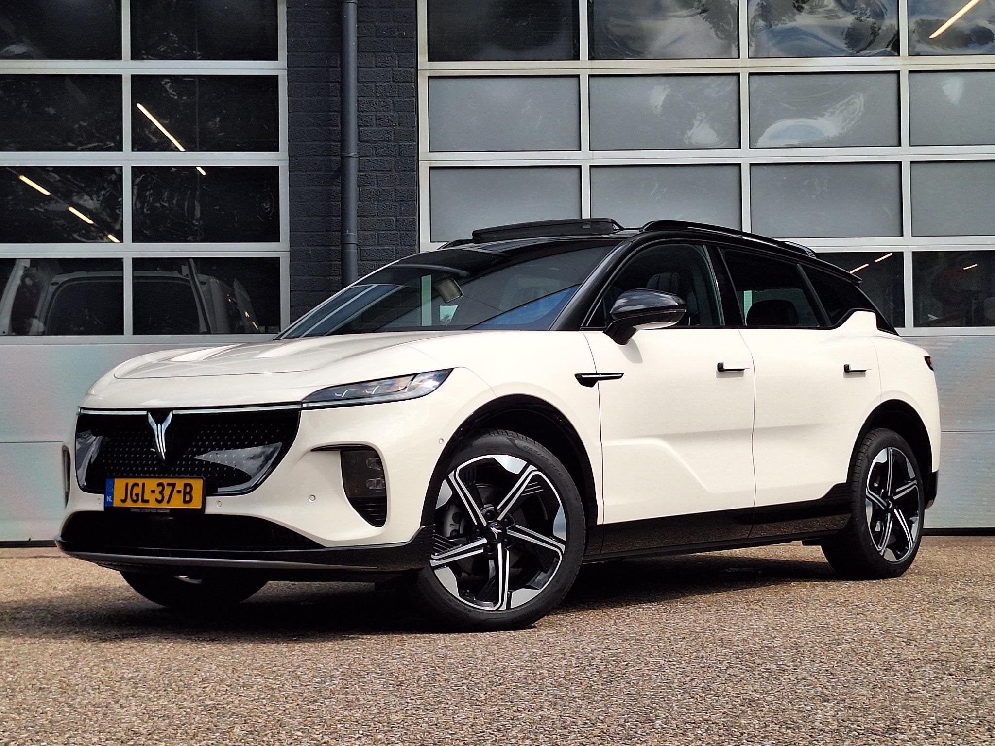 VOYAH Courage Performance Edition 80 kWh | Panoramadak | 360, Auto's, 12 maanden, 435 pk, 2202 kg, Wit
