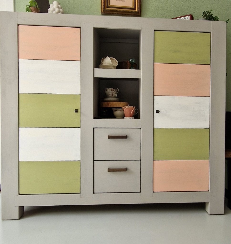 Te koop massief houten kast, Ophalen, Gebruikt