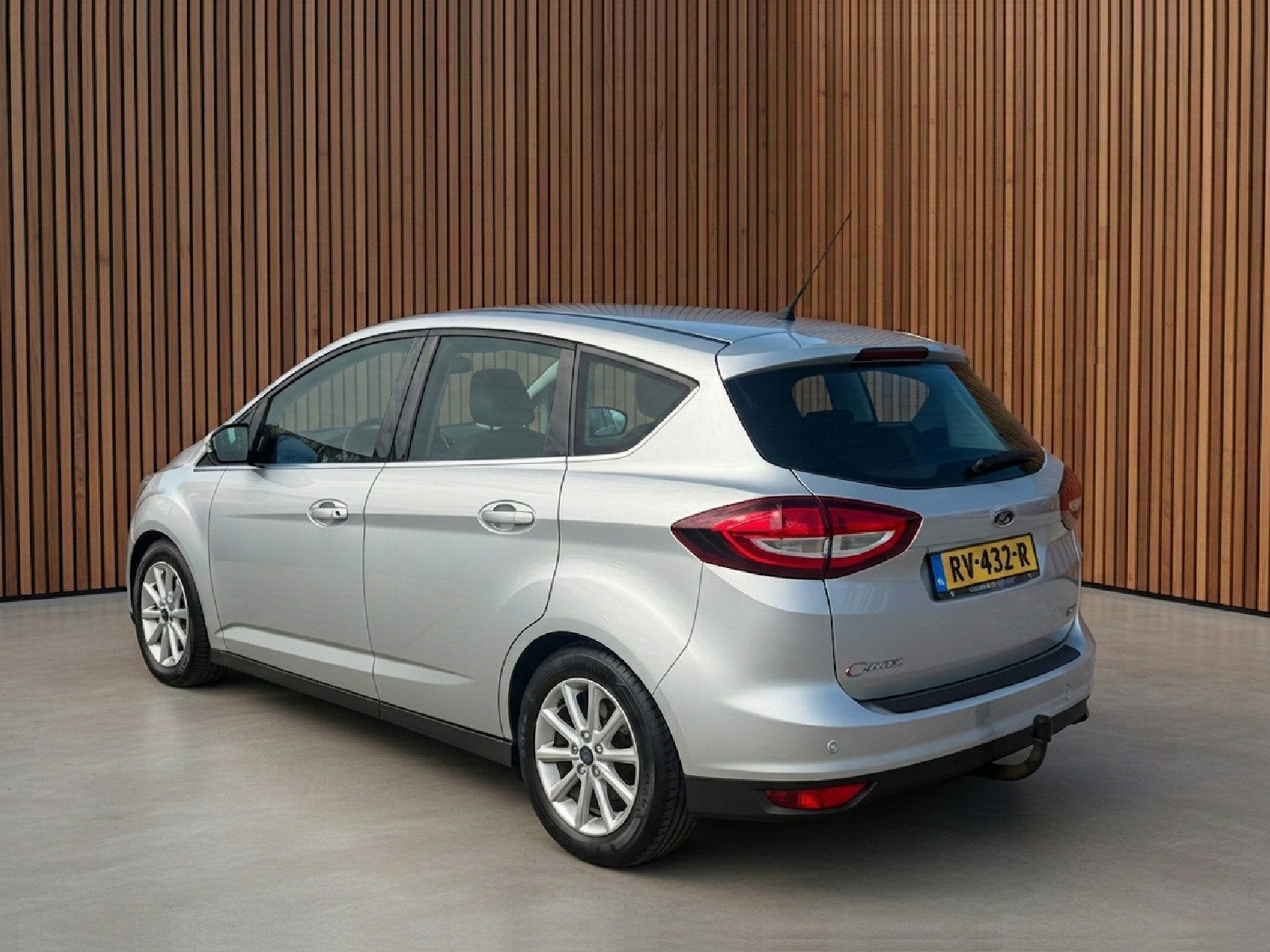 Ford C-MAX 1.0 Titanium | Sensoren | Airco | Navigatie, Voorwielaandrijving, Gebruikt, Euro 6, Handgeschakeld
