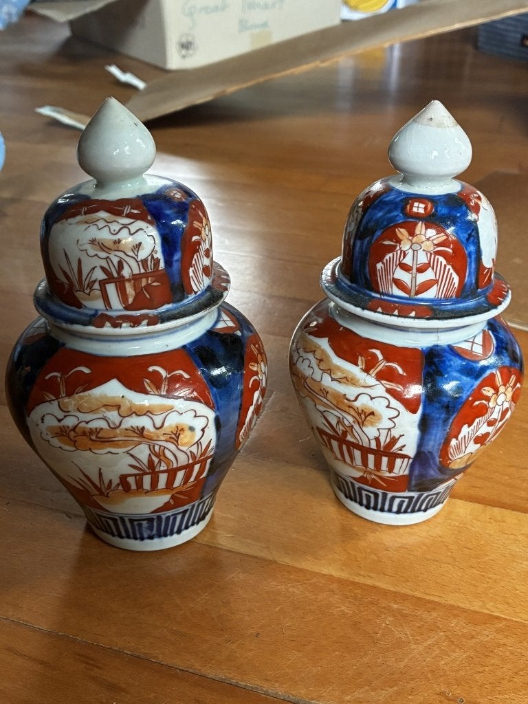 Paar Japanse Imari dekselpotten rood blauw porselein, Ophalen of Verzenden