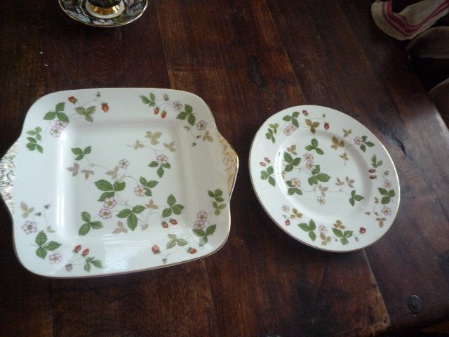 wedgwood wild strawberry 1957-1978, Ophalen of Verzenden, Zo goed als nieuw, Porselein, Overige typen