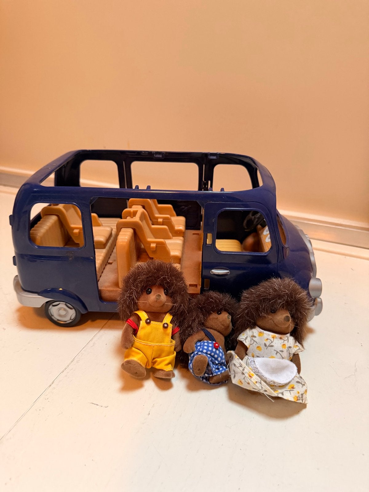 Sylvanian Families bus met egel familie, Ophalen of Verzenden, Gebruikt, Jongen of Meisje