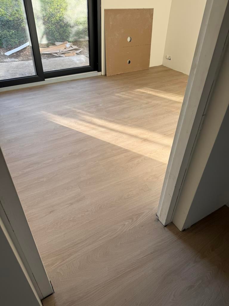 Laminaat, ondervloer leggen?8 euro per m2. Bellen is sneller, 50 tot 150 cm, Nieuw, Ophalen of Verzenden, 10 m² of meer