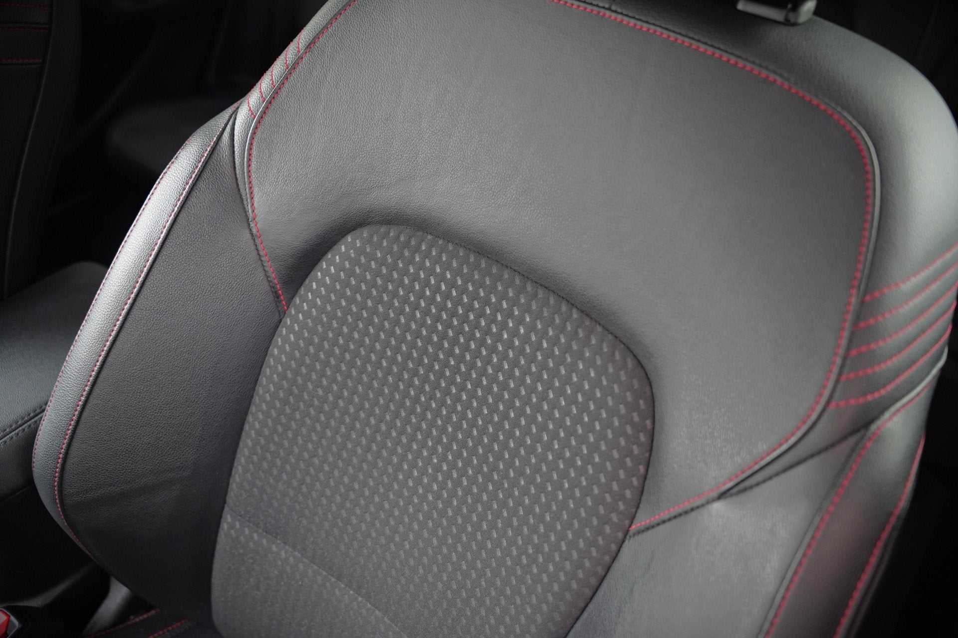 Foto 29 van Ford Focus 1.0 EcoBoost ST Line Business | Panoramadak | Ban