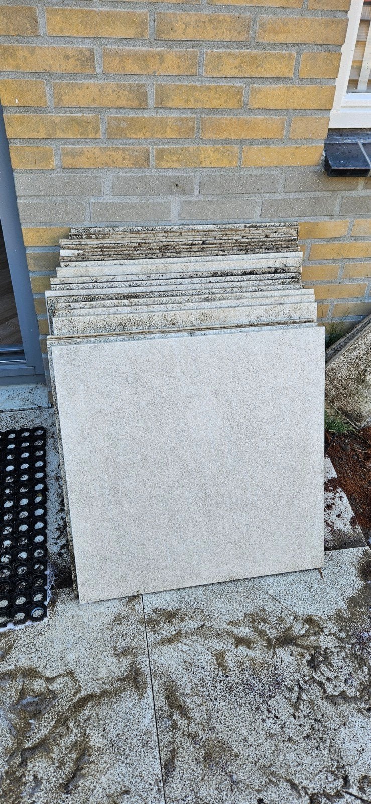Gratis: 7m2 beige tuintegels 20 stuks 60x60, Ophalen, Gebruikt, Keramiek, 5 tot 10 m²