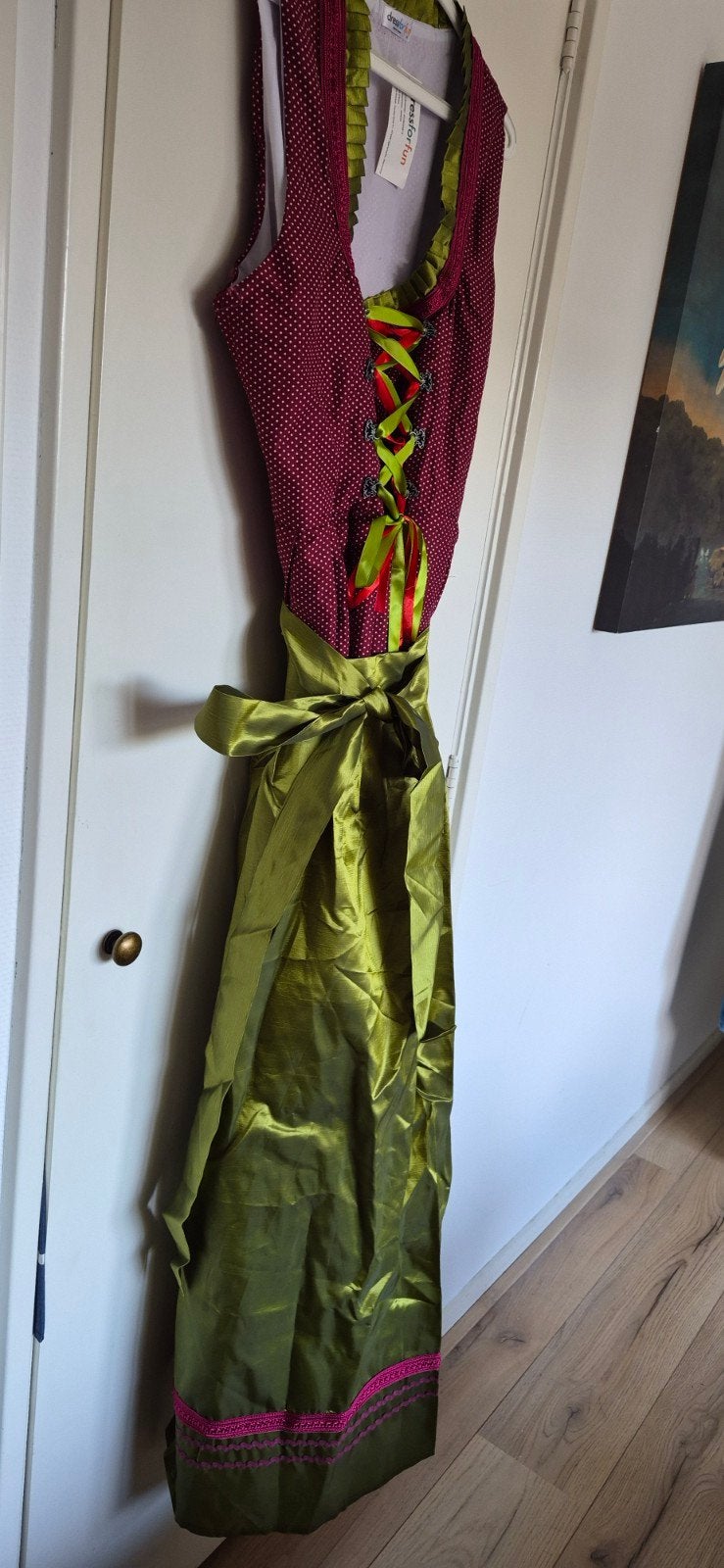 Dirndl jurk met schort - Maat XL, Kleding | Dames, Carnavalskleding en Feestkleding, Ophalen of Verzenden