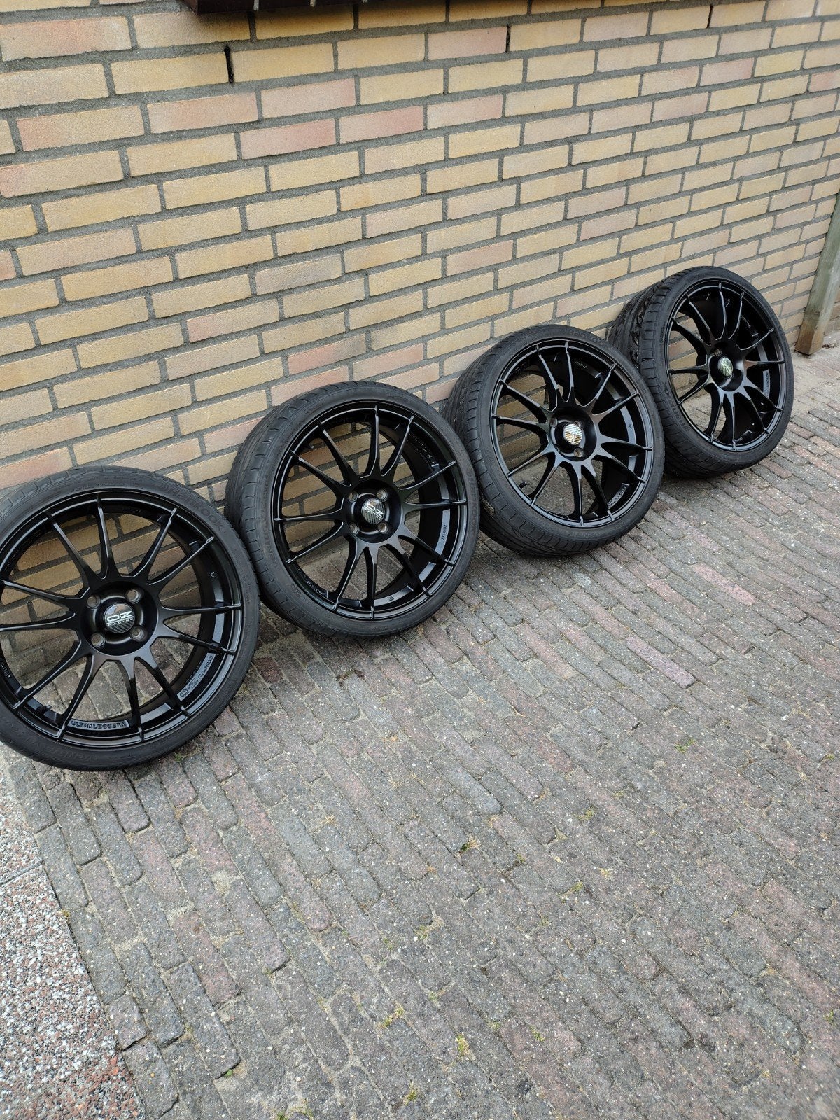 0Z racing ultraleggera velgen 4x108 18 inch et42, Ophalen