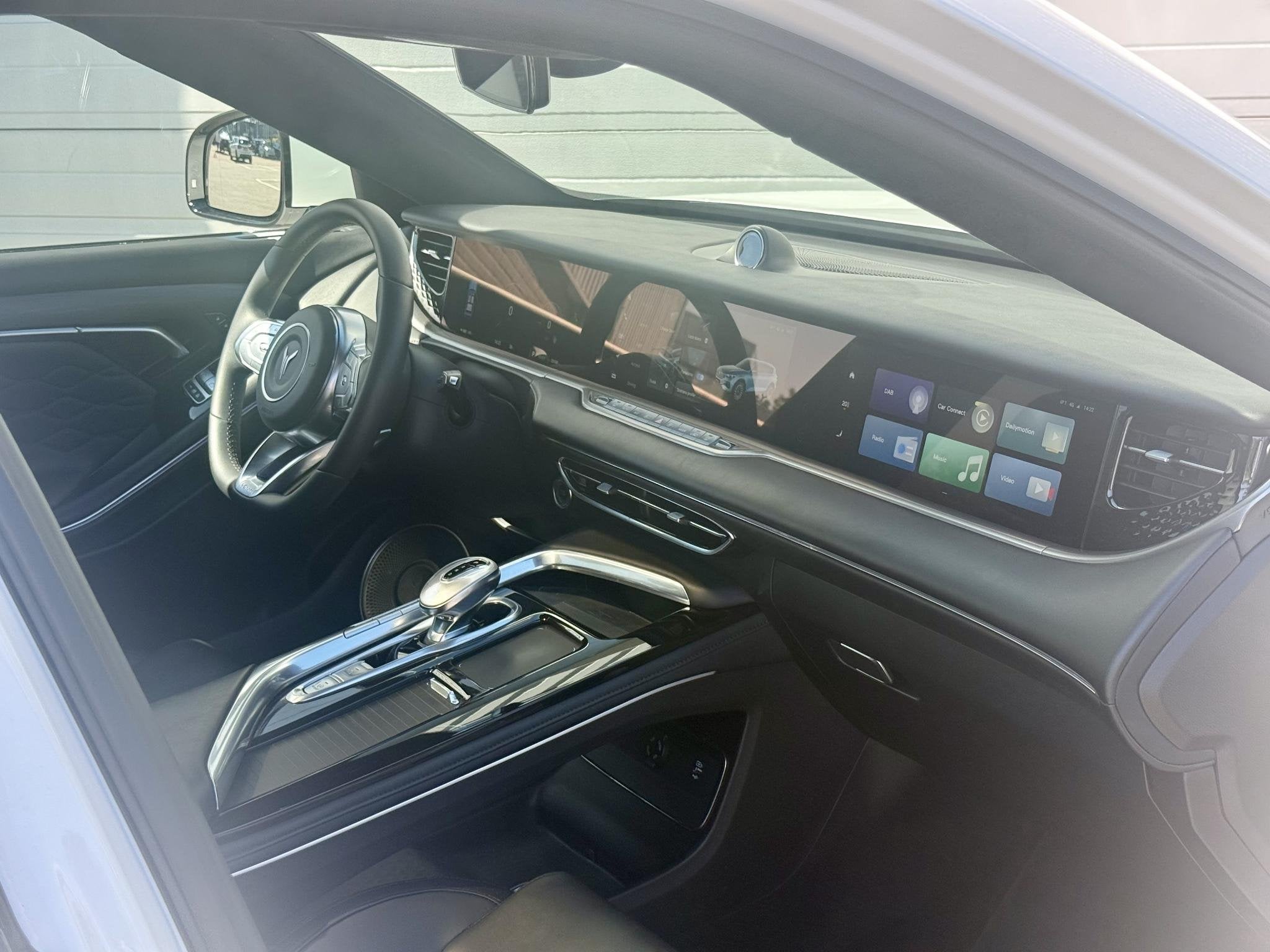 VOYAH Free Business Edition 4WD 106 kWh, Auto's, Voyah, Automaat, Gebruikt, Automatische klimaatregeling, Wit