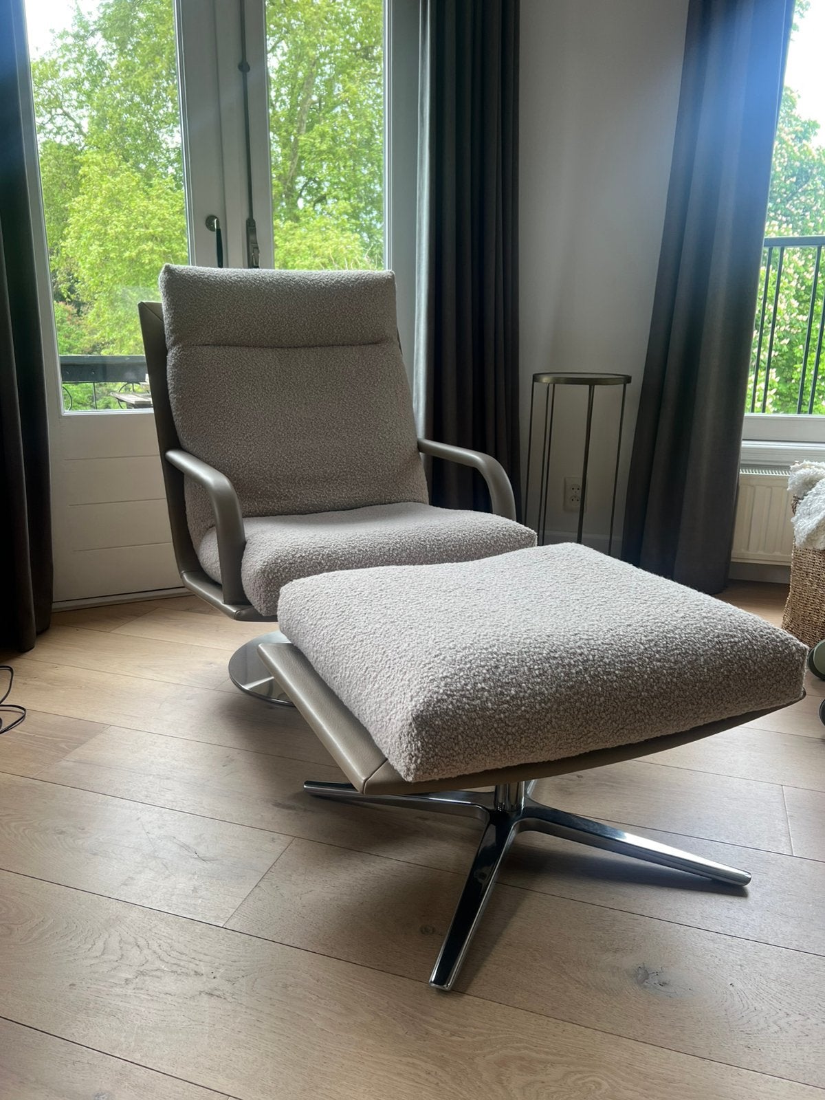 LEOLUX Kudo fauteuil Two met voetenbank, LEOLUX, Nieuw, 75 tot 100 cm, Ophalen of Verzenden