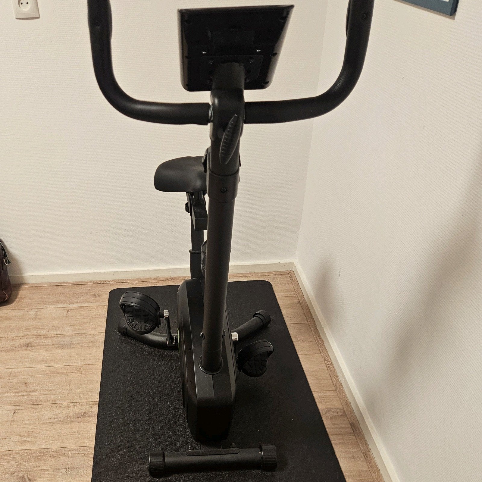 hometrainer virtufit 1.0 met beschermmat en bon, Ophalen, Zo goed als nieuw, Hometrainer