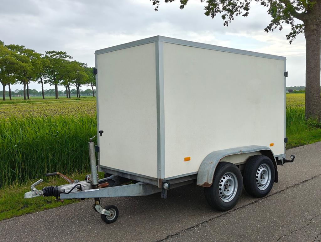 Hapert gesloten dichte aanhanger 1750 kg zijdeur, Ophalen, Gebruikt, ., Hapert